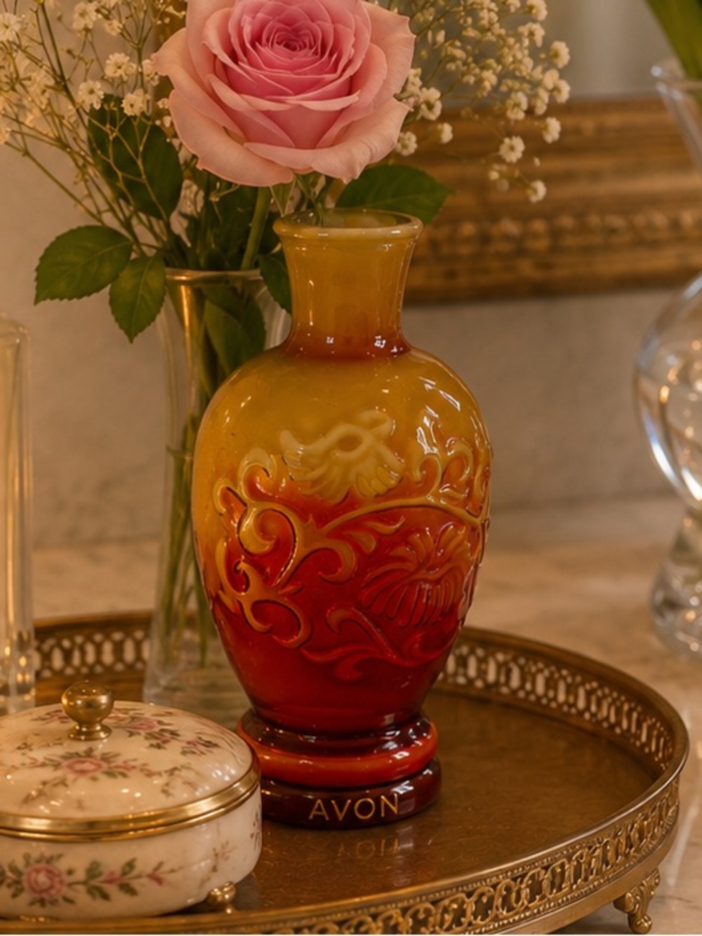 Vintage 1981 Avon spring bouquet glass vase